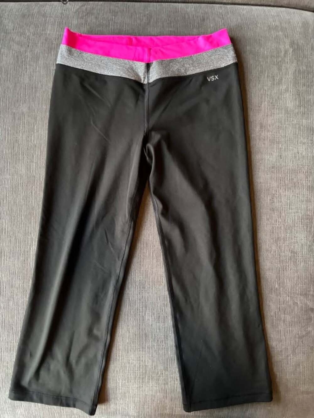 Victoria's Secret VSX Sexy Sport Supermodel Capri Leggings Black Pink Gray S